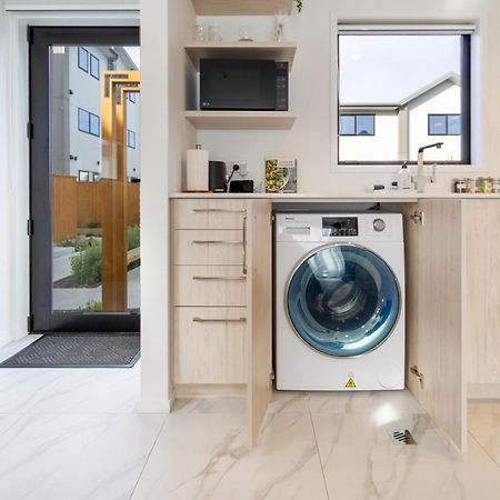 Serenity By The Sea: Coastal Escape1 Bed 1 Bath Christchurch Eksteriør billede