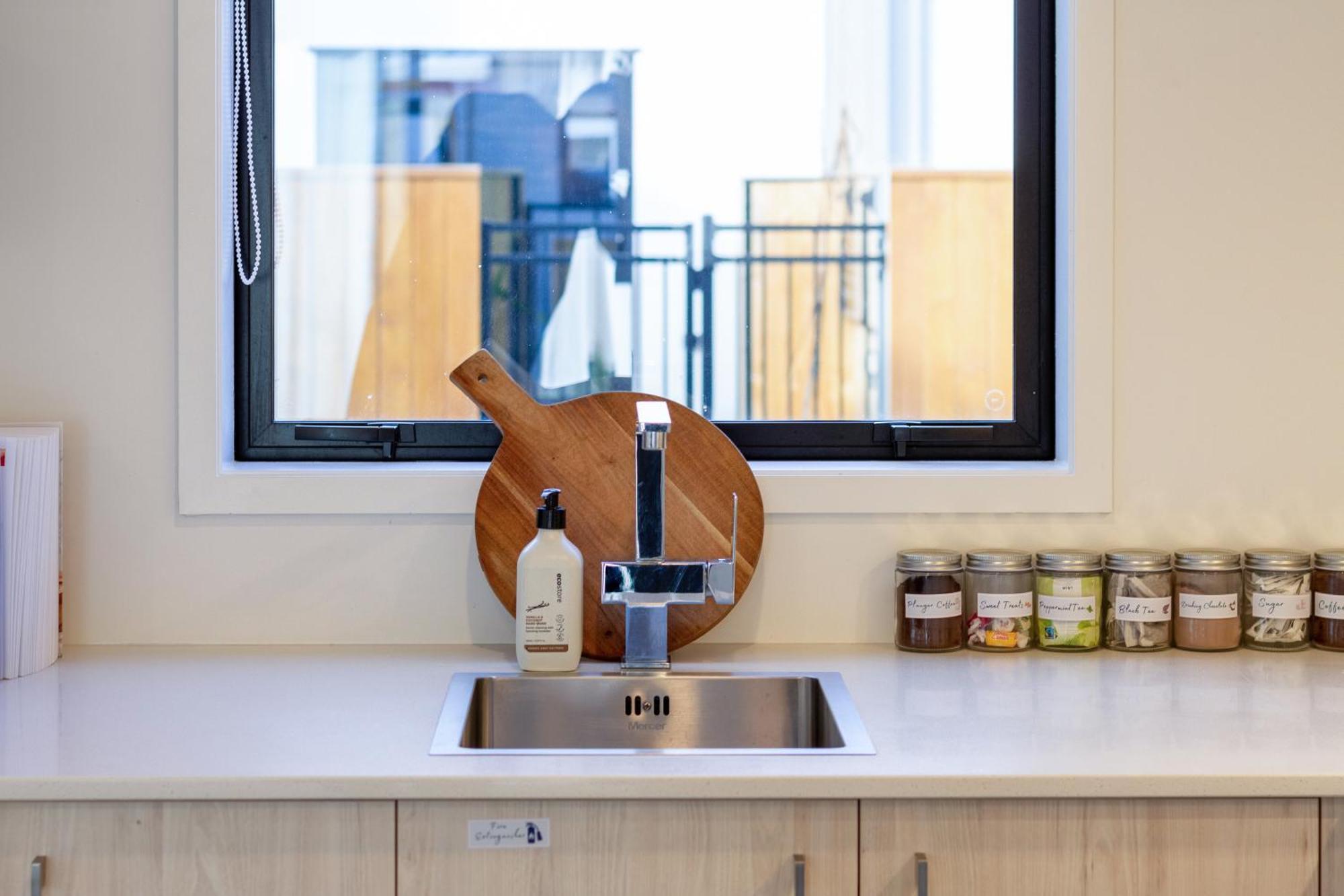 Serenity By The Sea: Coastal Escape1 Bed 1 Bath Christchurch Eksteriør billede